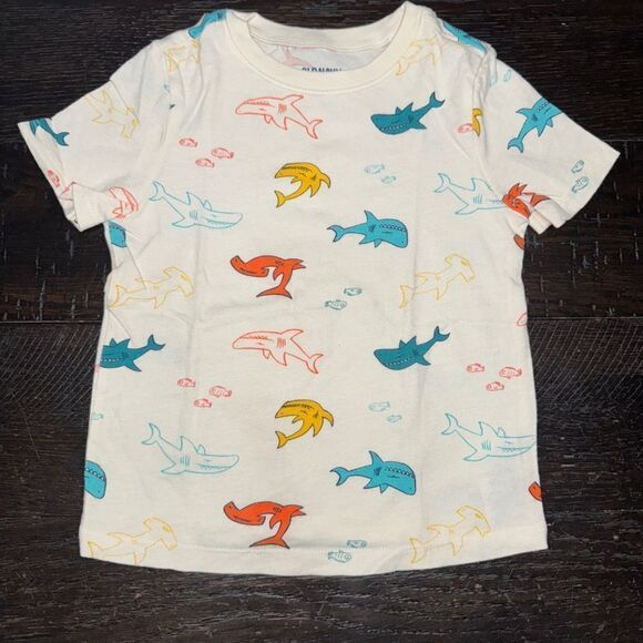 4t old navy shark tshirt - Picture 1 of 3